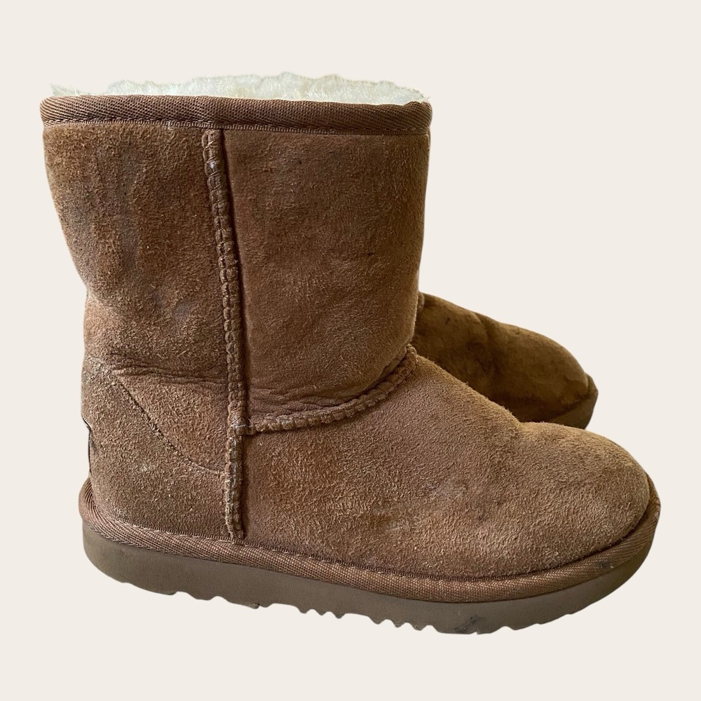 UGG Short Boots Girl Size 13 EU 31 Brown Suede Shearling